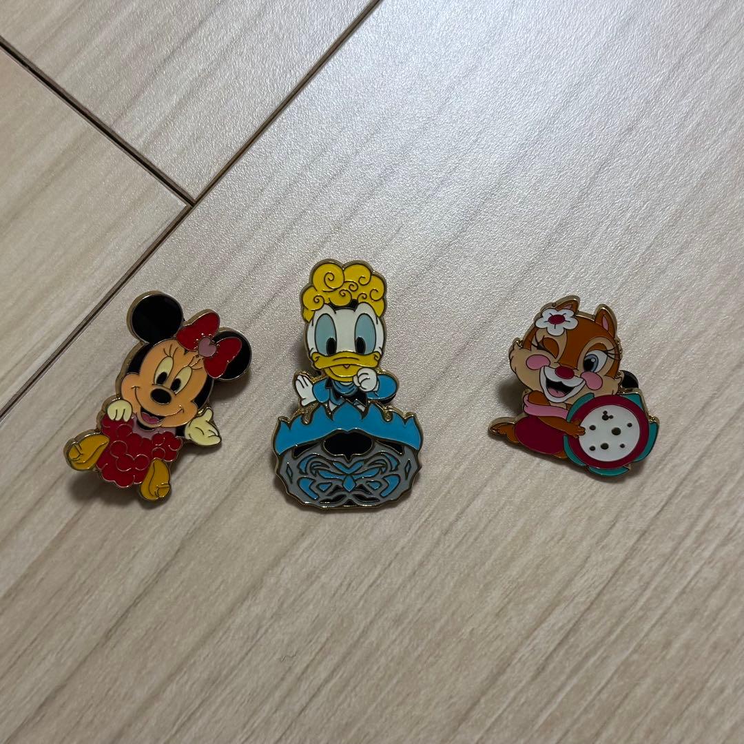 ディズニー ピンバッジ チャーム 35個 バラ売り可