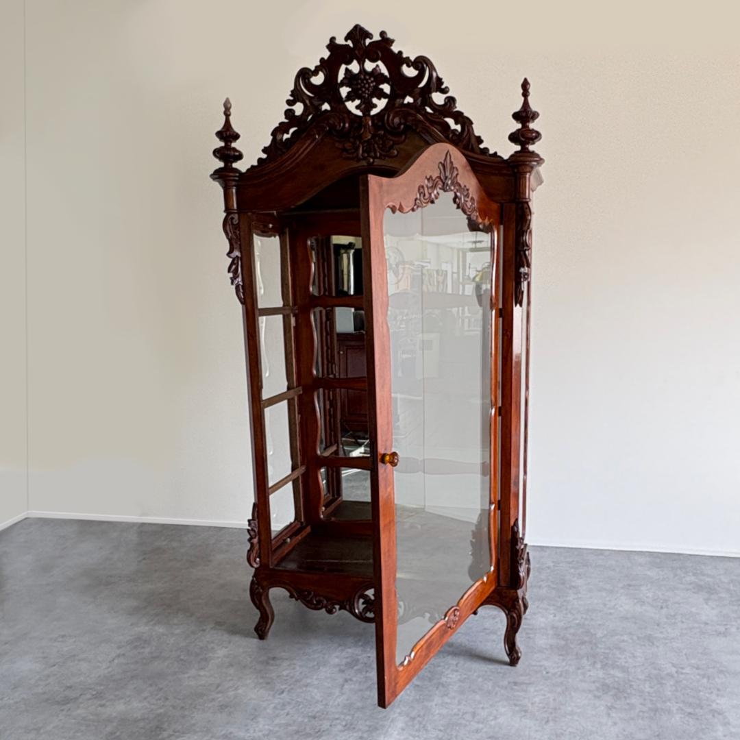 ロココスタイル 猫脚＆カルトゥーシュ彫刻のワードローブ