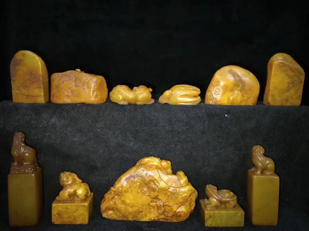 中国古美術・田黄石の印鑑セット・純手彫り・木箱付・細密彫・篆刻・案頭・文房具