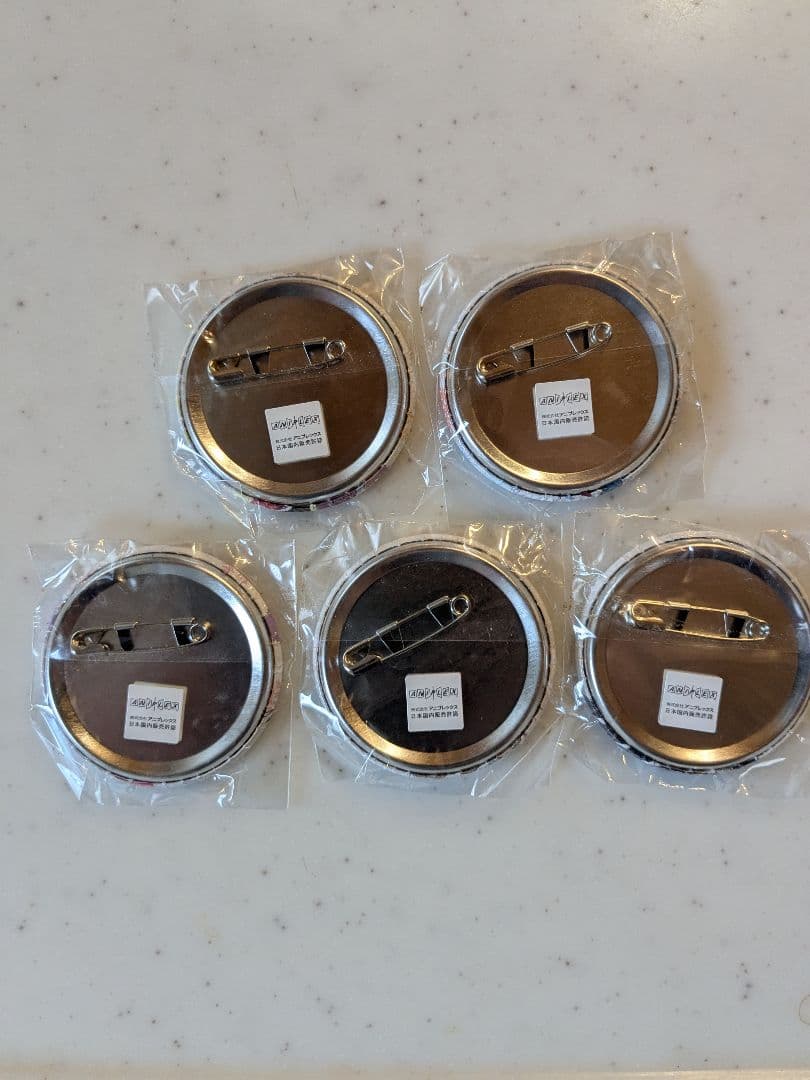 新品 魔法少女まどか☆マギカ 缶バッジ LAWSON 限定 国際展示場 雪