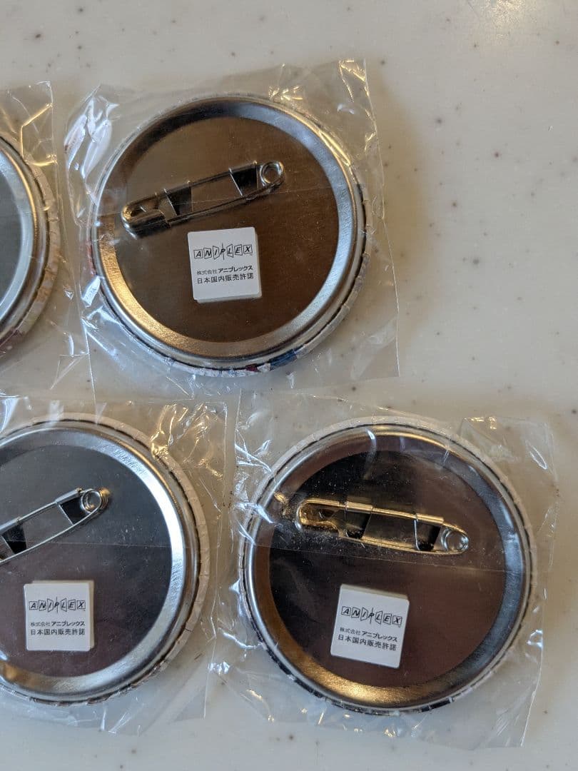 新品 魔法少女まどか☆マギカ 缶バッジ LAWSON 限定 国際展示場 雪