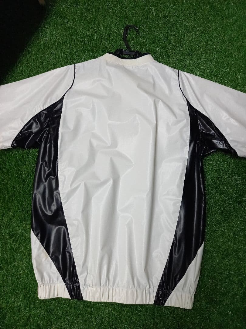 ダルビッシュ着用　ナイキ　ウインドブレーカー半袖
