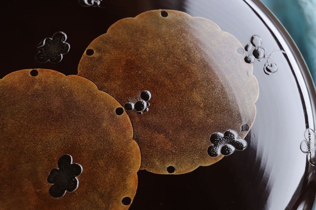 茶道具　古い食籠　雪輪に梅　亀　金蒔絵　闇蒔絵　木製　菓子器　梨子地　漆器　亀甲