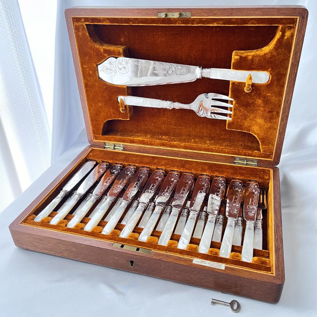 【Walker & Hall】【白蝶貝 / 純銀継手】カトラリーセット サーバー