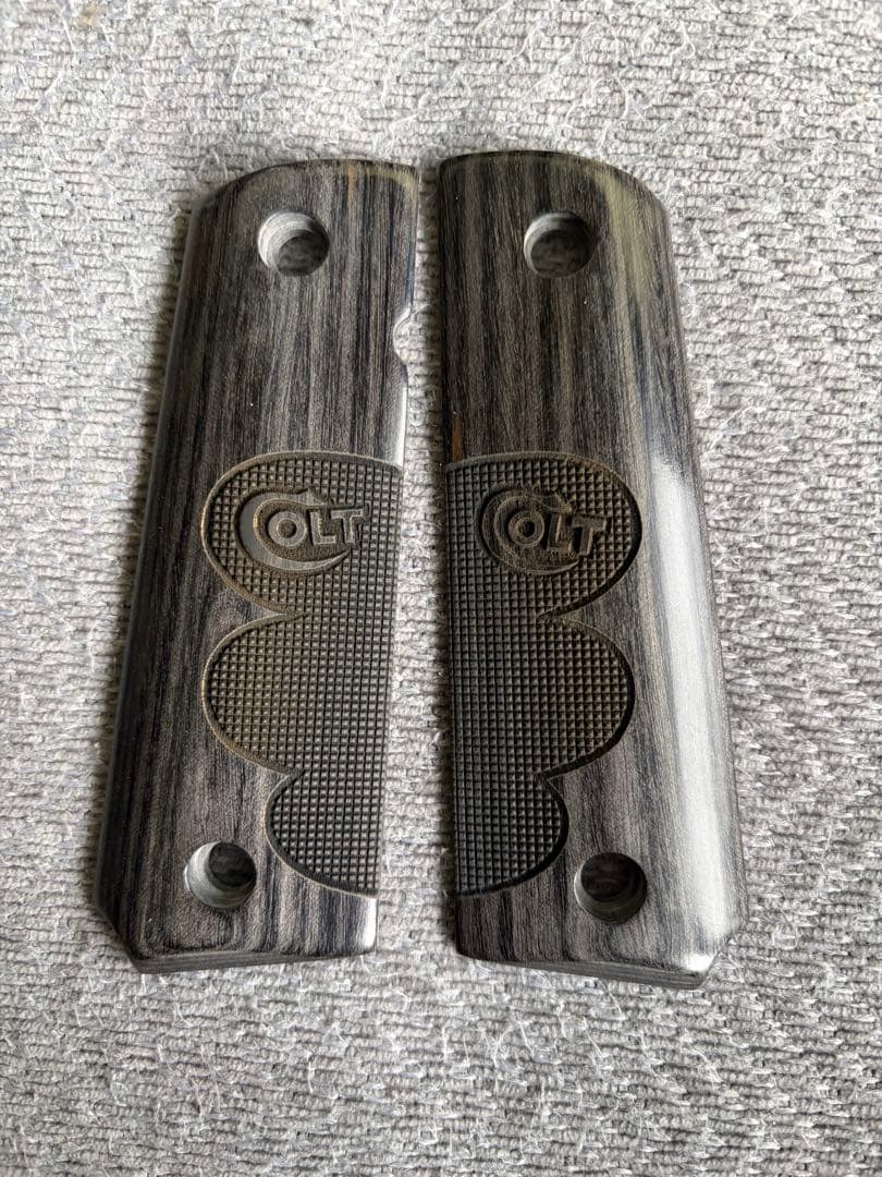 Altamont GM-1911 COLT シルバーブラック木製グリップ　超薄型