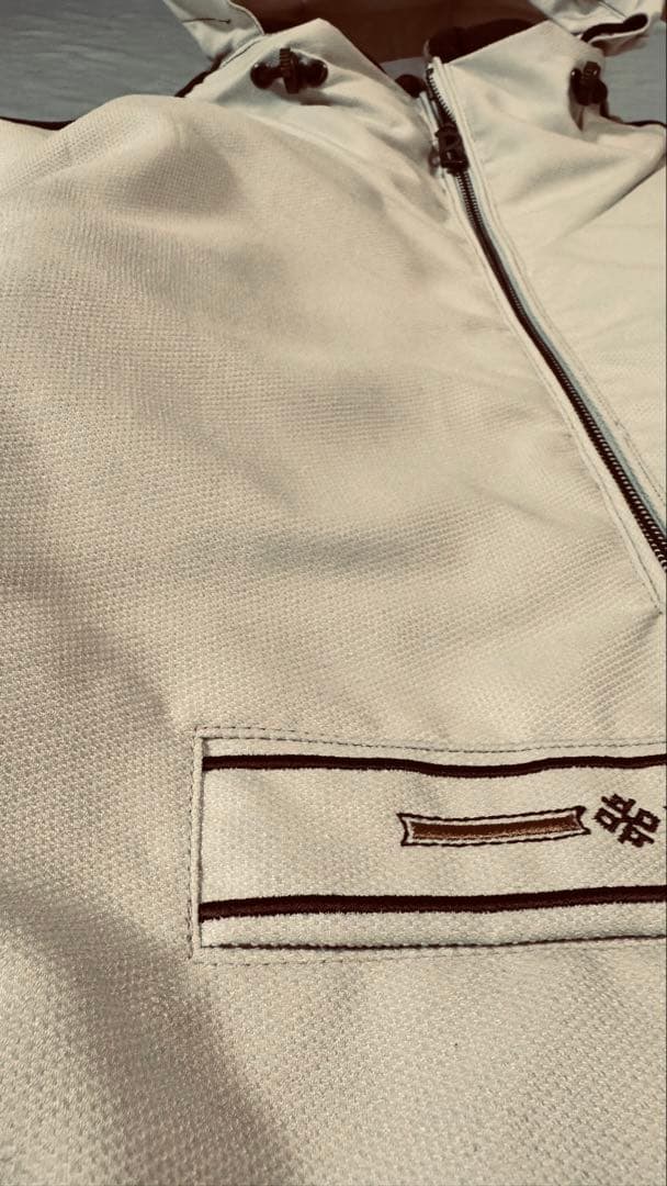 F37 新品パンツ　BOGNER スキーウェア　上下セット　男女兼用　クリーム色