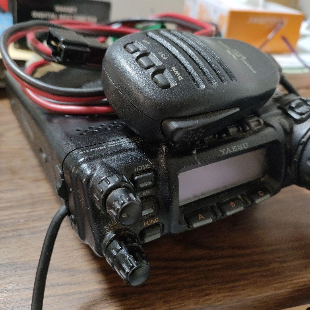 YAESU トランシーバー マイク付き FT-857　50W ほぼ新品。