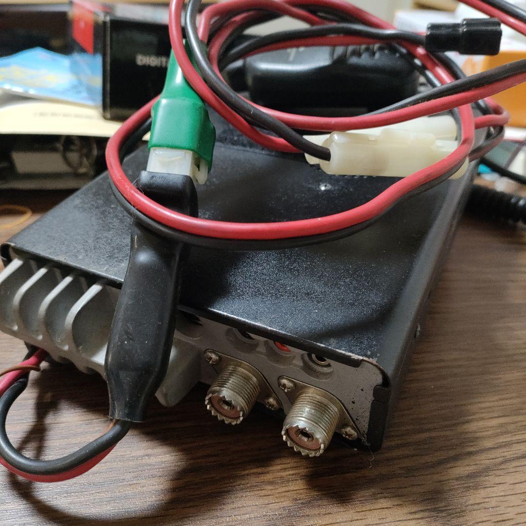 YAESU トランシーバー マイク付き FT-857　50W ほぼ新品。