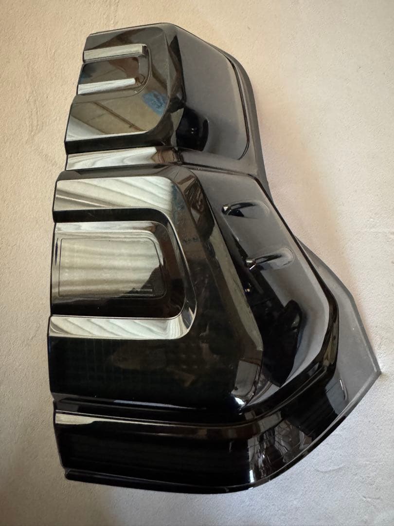 ランドクルーザープラド　流れるLEDスモークテールランプ