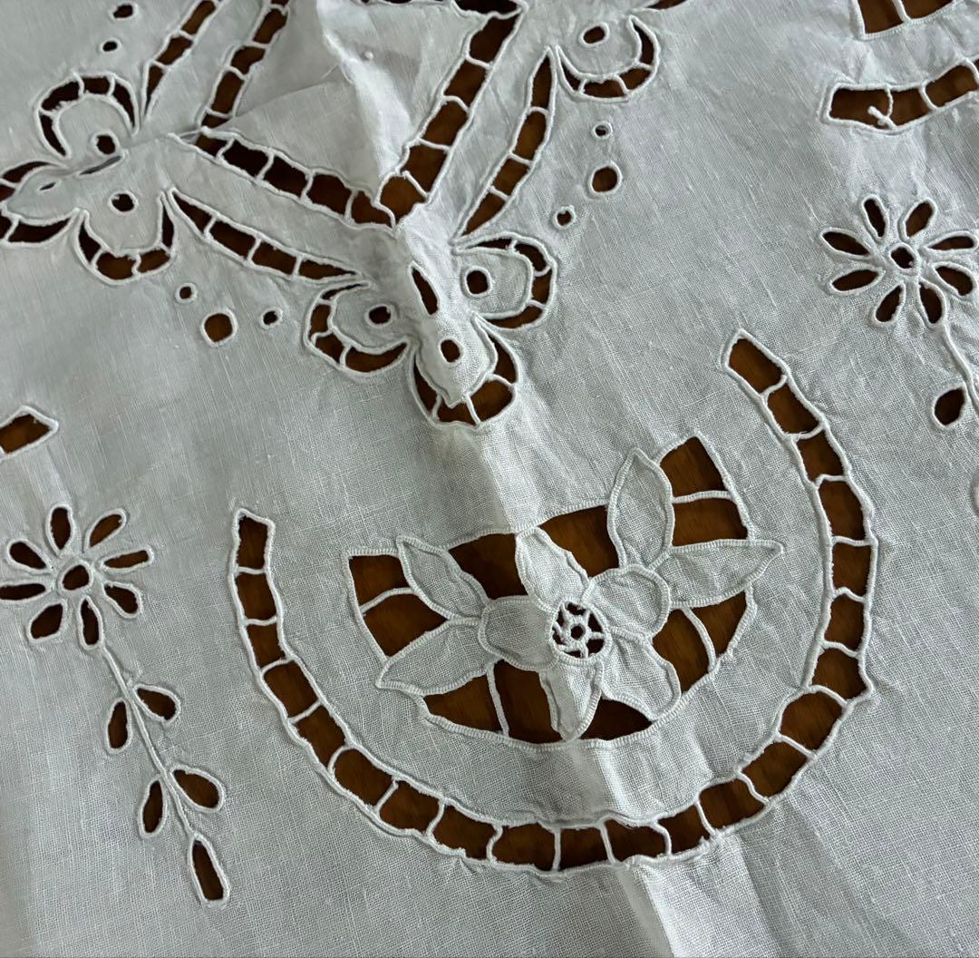 フランスアンティーク*手刺繍*花かご刺繍*テーブルクロス*カバー*ボビンレース