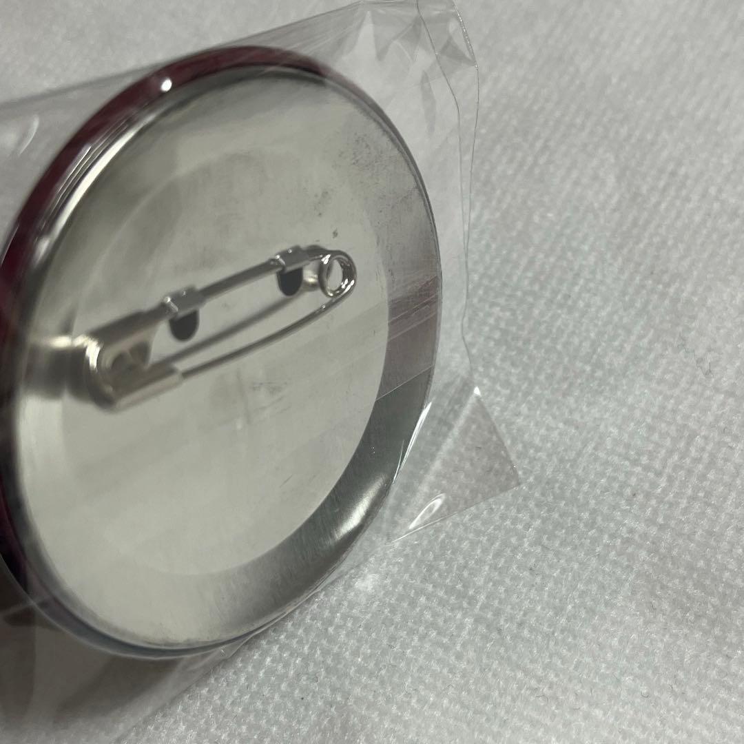 【未使用】炎炎ノ消防隊 新門紅丸 缶バッジ スーツ マルイ【匿名配送】