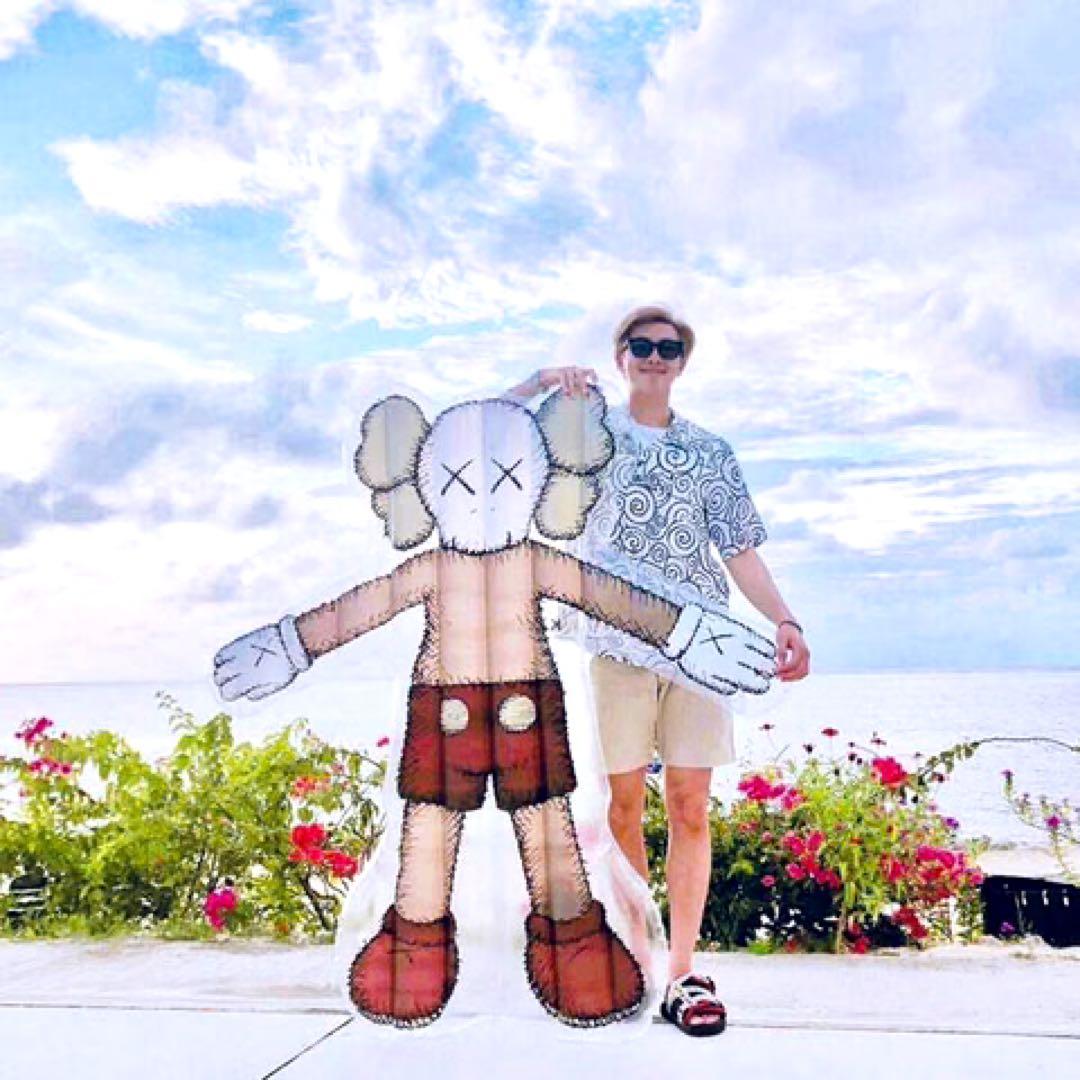 彫刻・オブジェ KAWS HOLIDAY KOREA Companion FloatingBed