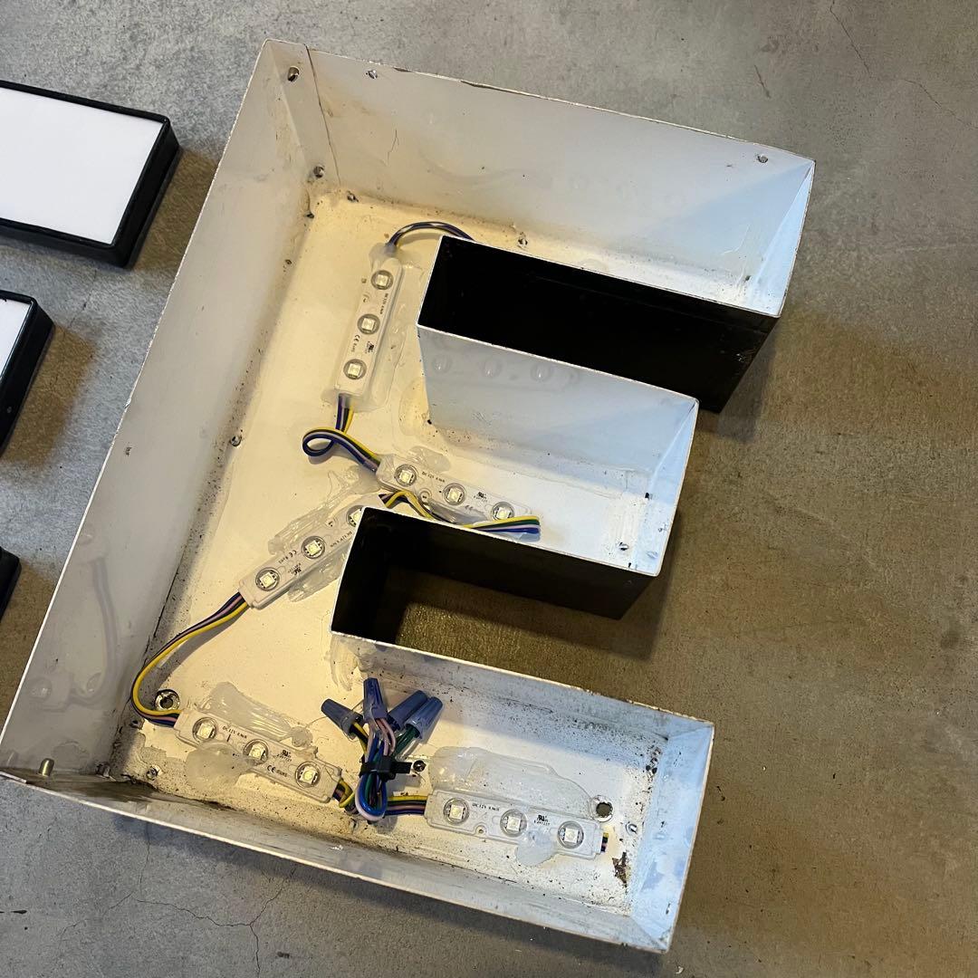 E 看板 アルファベット レターサイン 文字 アメリカ ビンテージ アンティーク