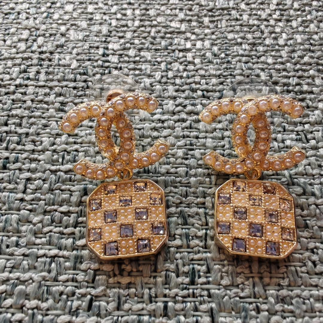 CC ロゴ クリスタルピアス