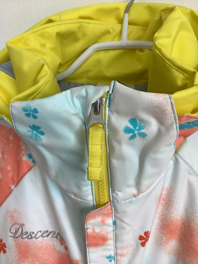 デサント　子ども用スキーウェア 花柄 　160サイズ