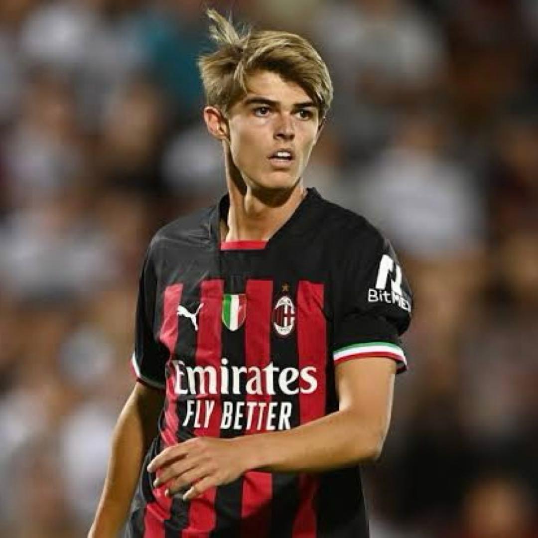 デケテラーレ De Ketelaere acミラン アタランタ ベルギー