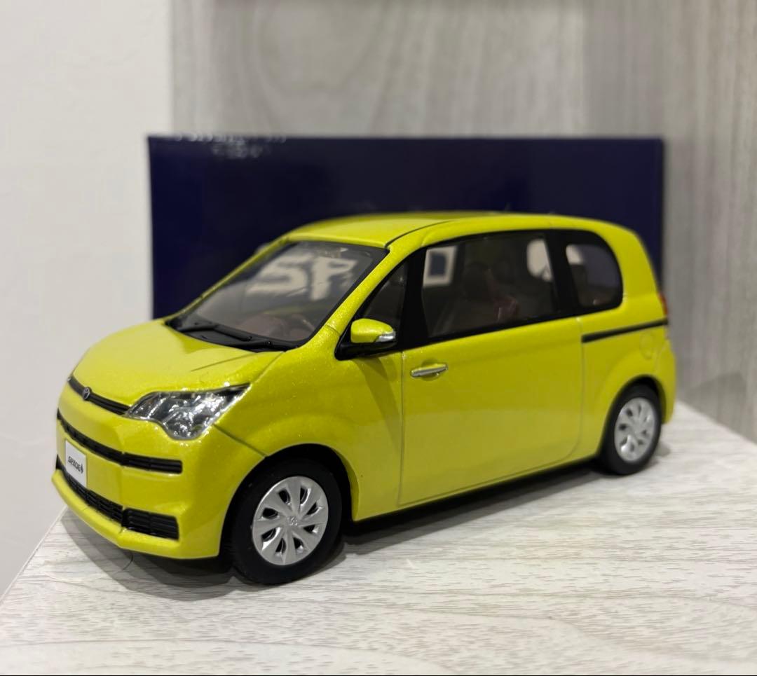 トヨタ スペイド　カラーサンプル