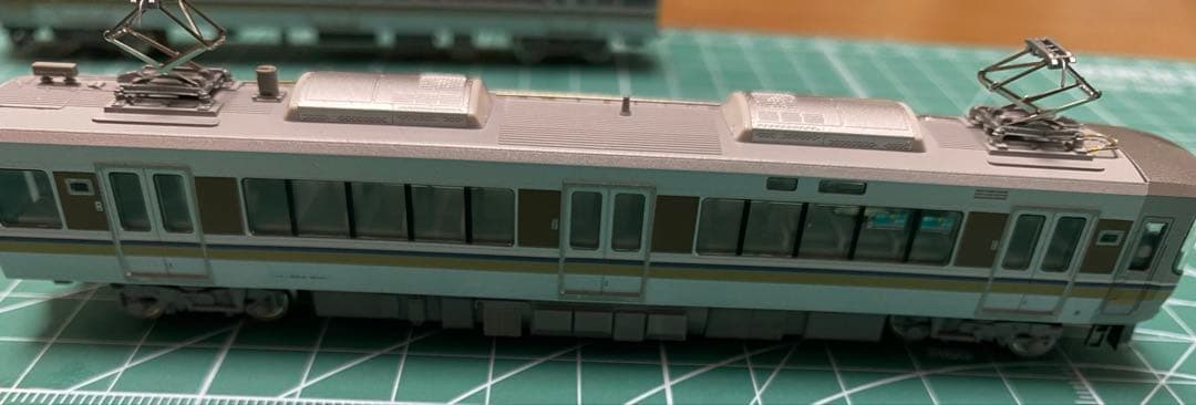 223系5500番台タイプ　Nゲージ加工品　TOMIXベース　動力付、室内灯入