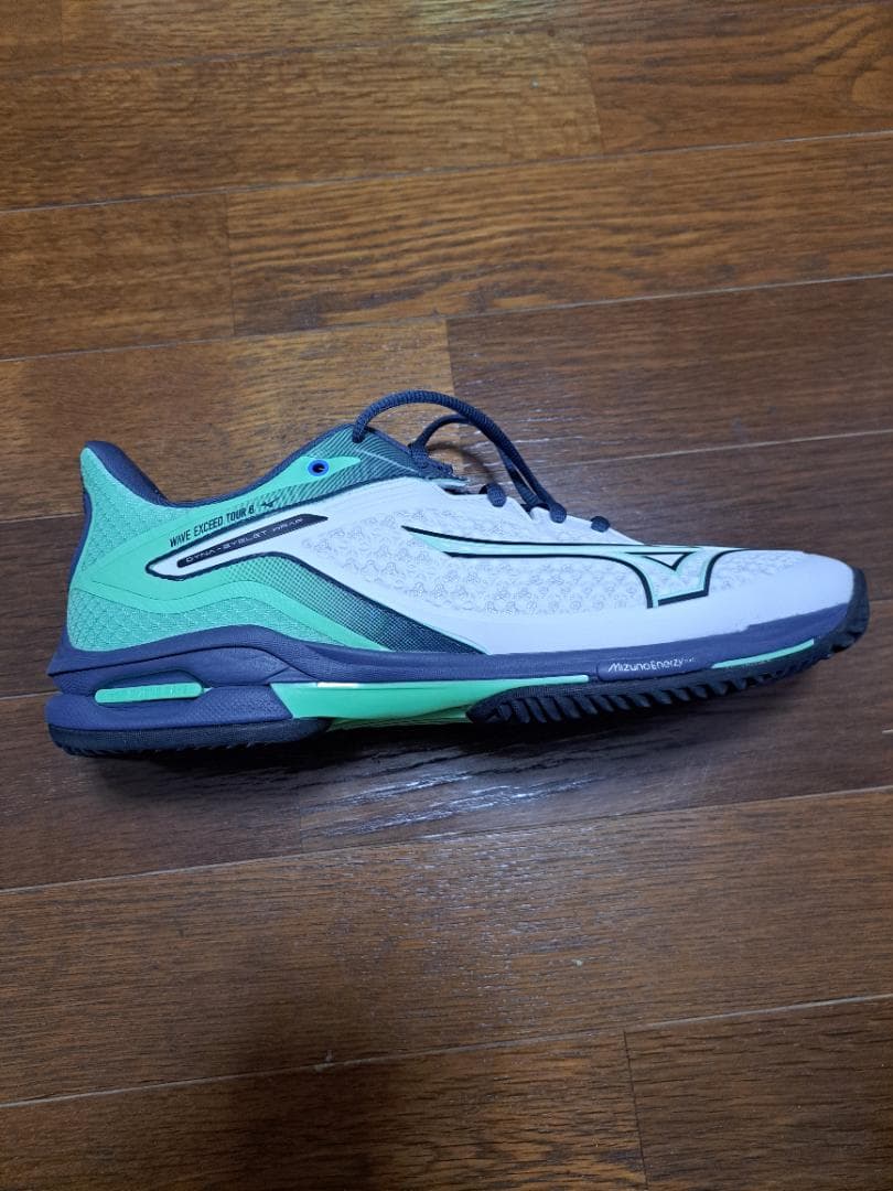 テニスシューズ　オムニクレー　ミズノ