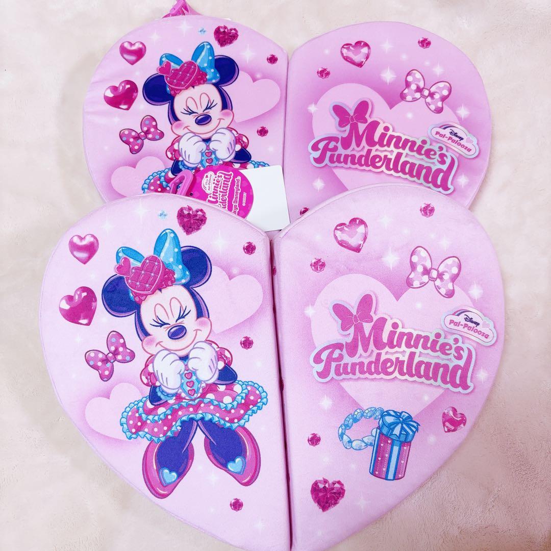 ミニーのファンダーランド　パルパルーザ　ポータブルクッション2点セット