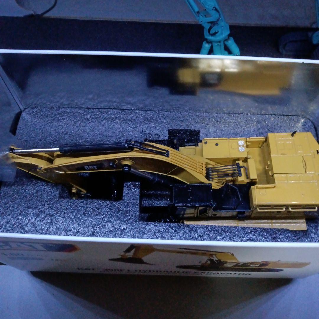 CAT 390FL ダイキャストスケールモデル 1:50