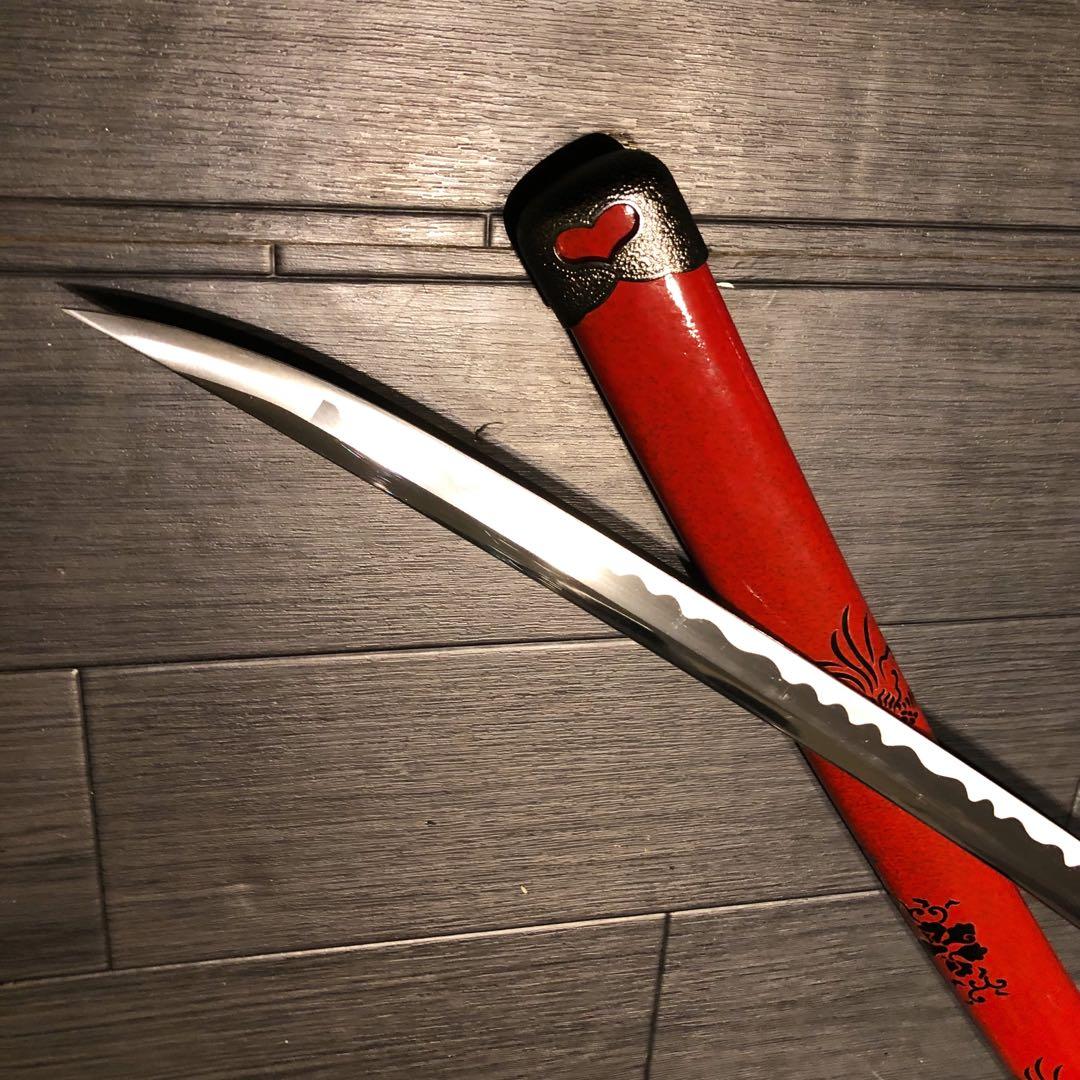 高級模造刀　居合刀　優乱刃紋　朱拵え　合金刀身　紋様入り