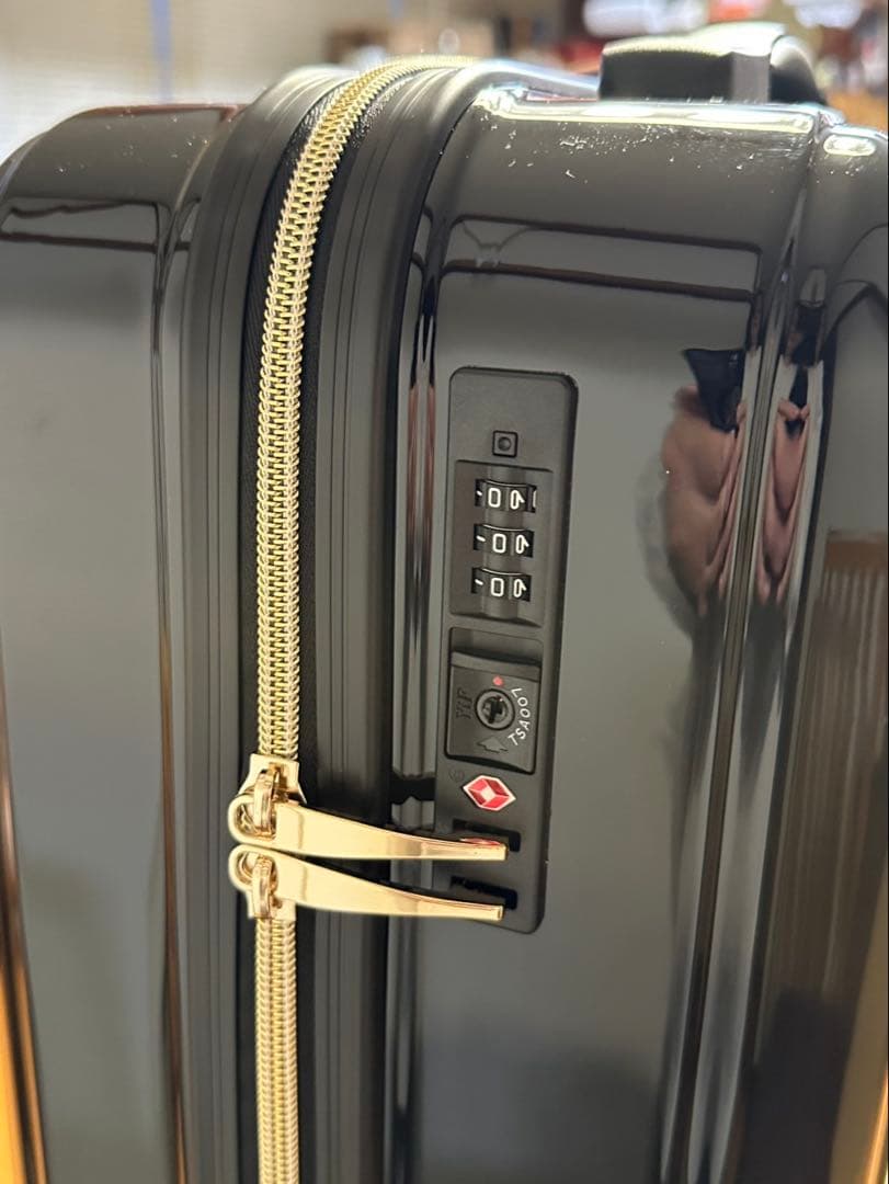 BT21 サイン入りキャリーケース ブラック