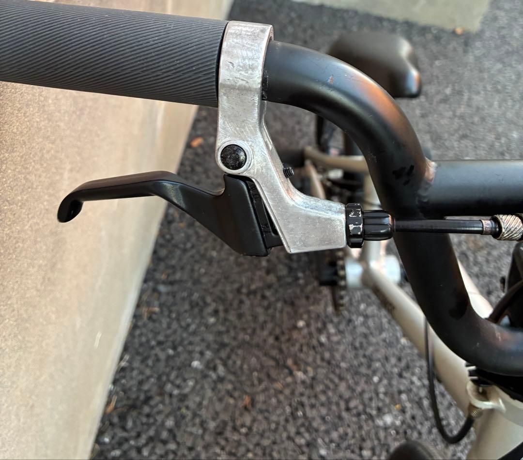 ARES STN BMX 自転車 シルバー・ブラック 16インチ