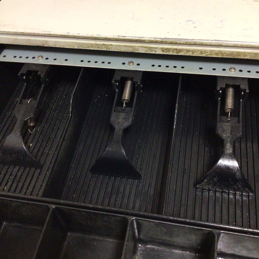 トム 　EPSON レジスタンド 4トレイ　キャッシュドロアー