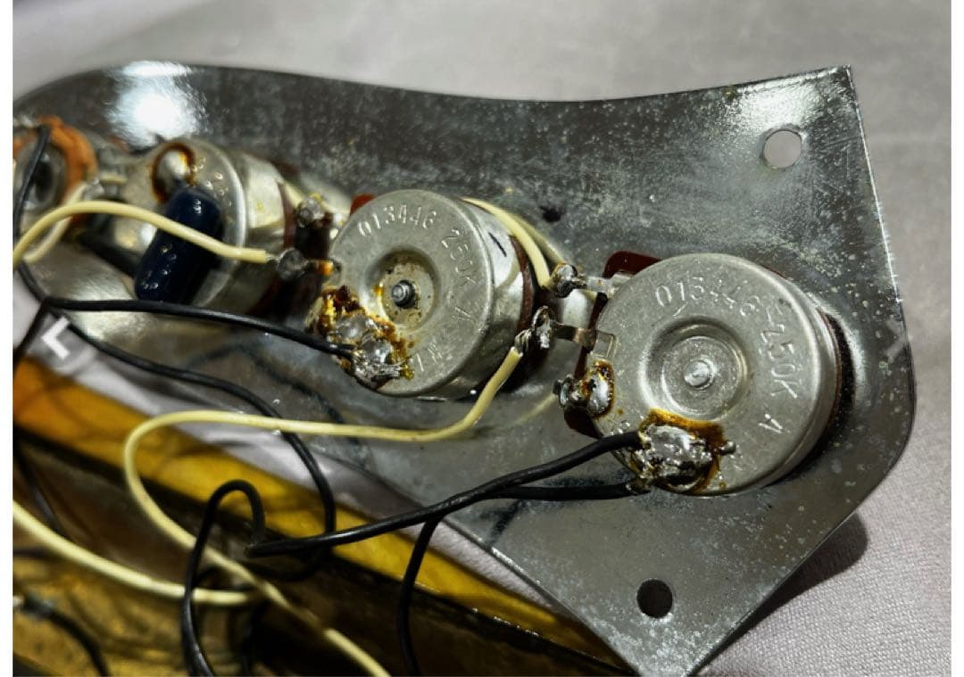 1979年製、Fender Jazz Bass -3 Tone Sunburst