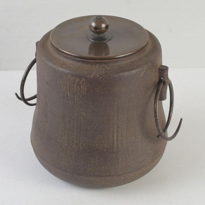 茶道具　釜師　根来茂昌作　刷毛目　風炉釜　胴〆釜　共箱　V　9701A