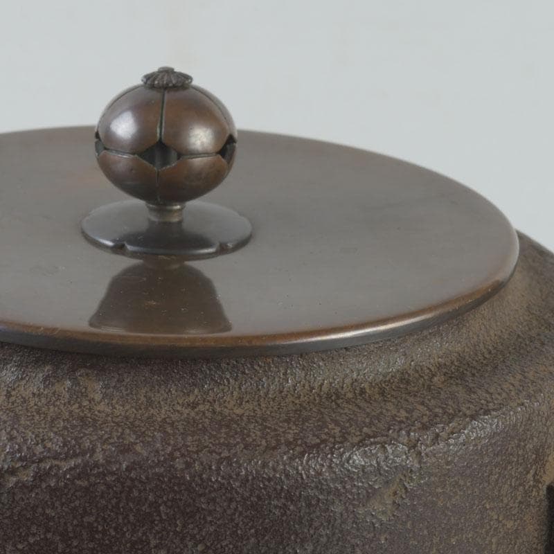 茶道具　釜師　根来茂昌作　刷毛目　風炉釜　胴〆釜　共箱　V　9701A