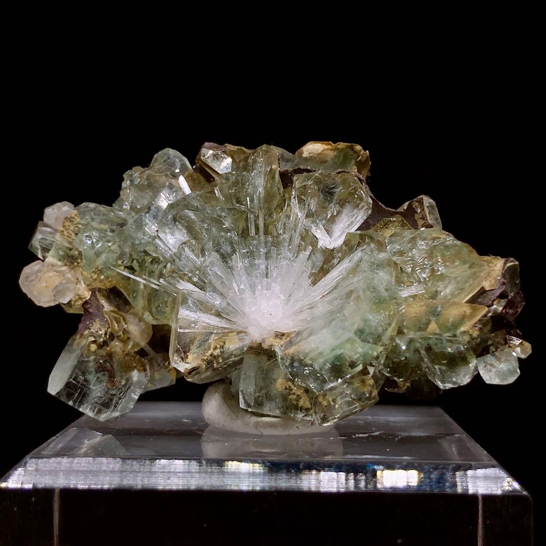 ま*ろ様 アポフィライト　スコレサイト　魚眼石　原石　鉱物標本　天然石　670