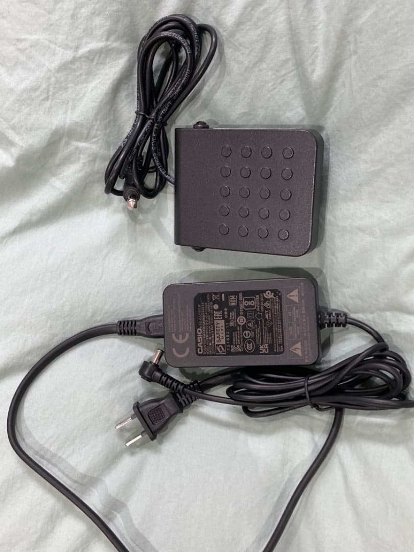 《美品》CASIO PX-S1000 ホワイト 88鍵電子ピアノ　専用台付き