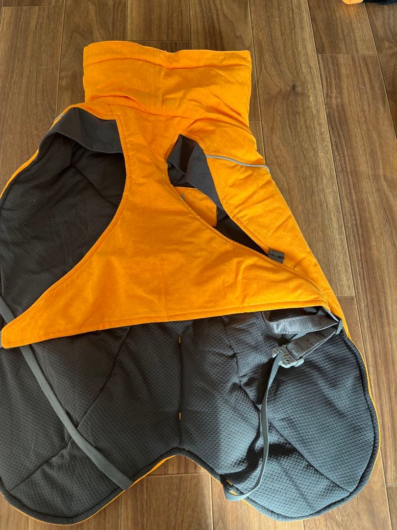 フルッタ Hurtta エクスペディションパーカー　40サイズ　中型犬　防寒