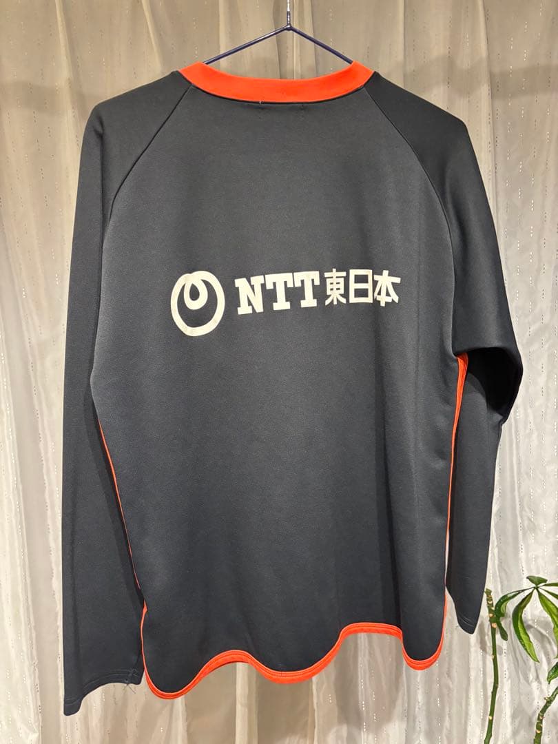 バドミントン　NTT東日本　長袖シャツ
