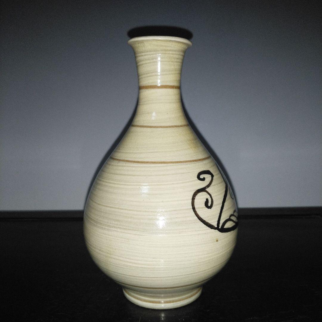 NO652 刷毛目魚文徳利　作家物　銘あり[土丁]