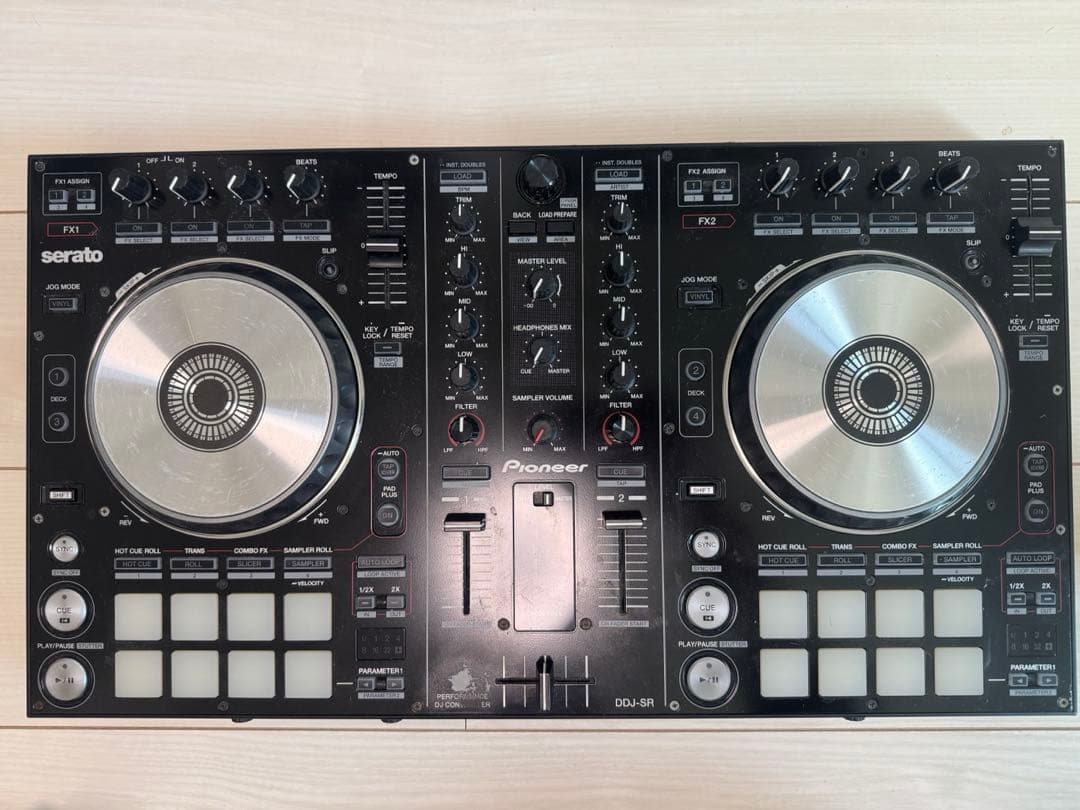 Pioneer DDJ-SR Serato DJコントローラー