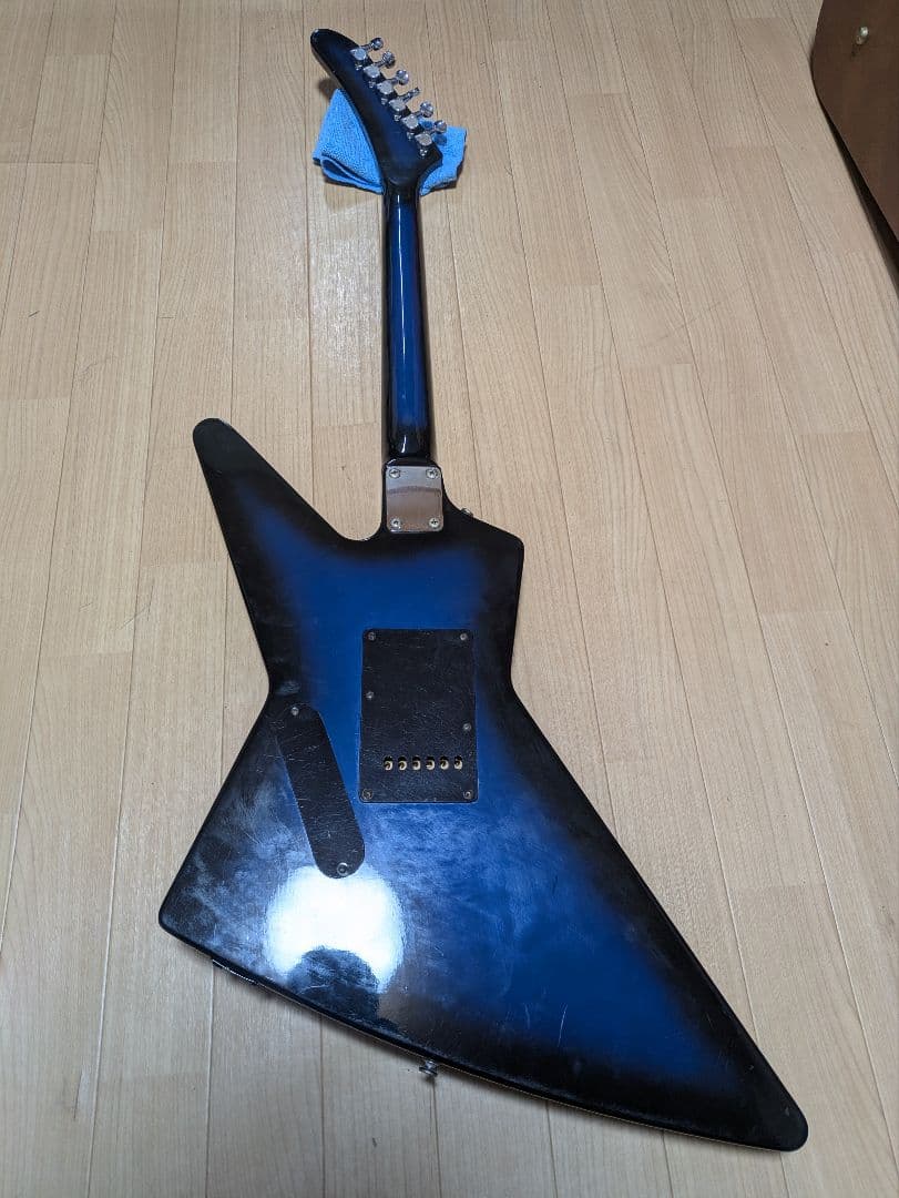 HURRICANE EVA エクスプローラーエレキギター