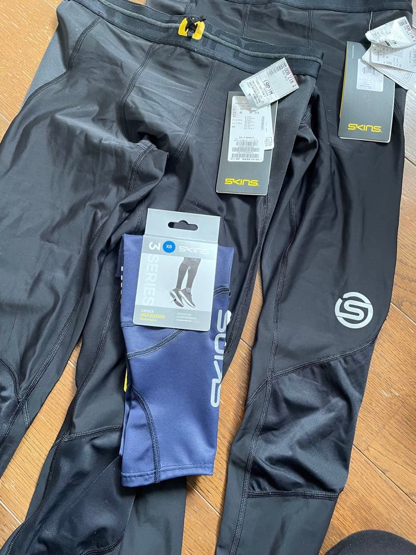 早い者勝ち！3点セットSKINS コンプレッションタイツ ブラック 46