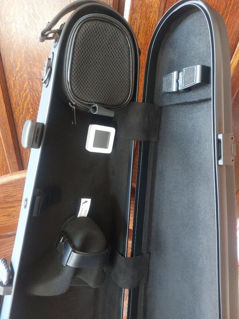 バイオリンケース　軽量カーボン