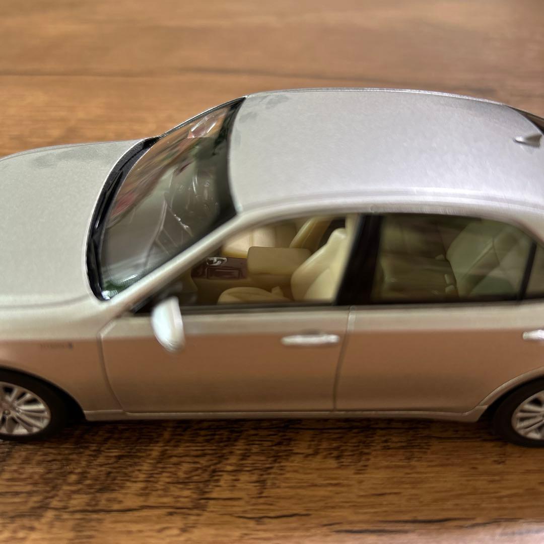 美品　非売品トヨタ クラウンミニカー 1F7 シルバーメタリック