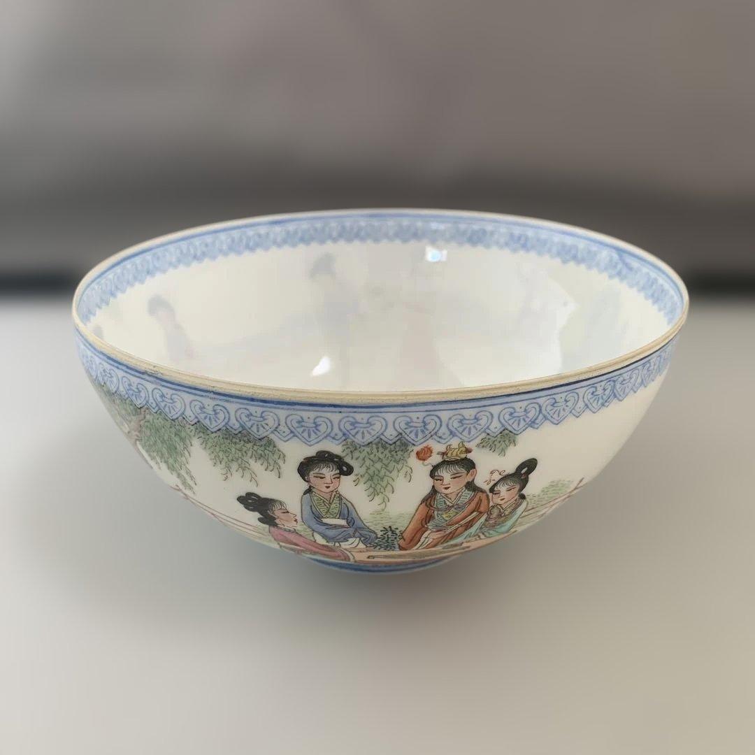 【箱付き】青白磁の女性人物画　中椀