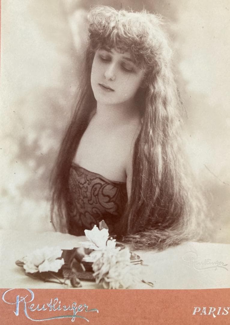 フランスアンティーク　大判名刺版写真（カルト・キャビネ）　女優　ロバンヌ嬢