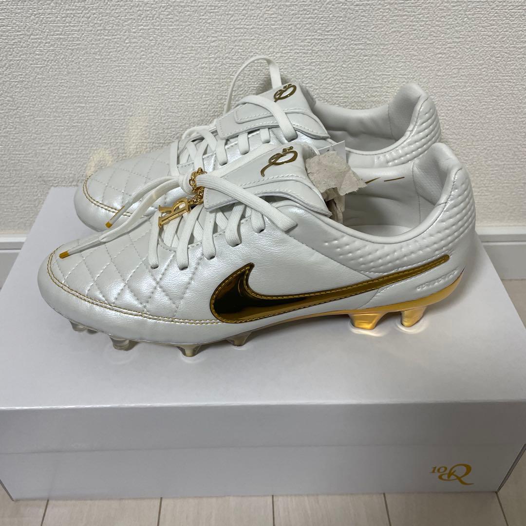 ナイキ　ティエンポレジェンド　RGN