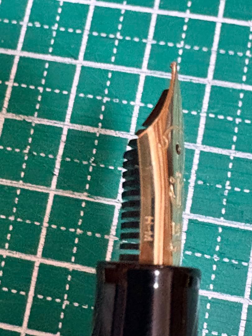 【匿名配送】セーラー 万年筆 黒 M 14K ペンケース付き