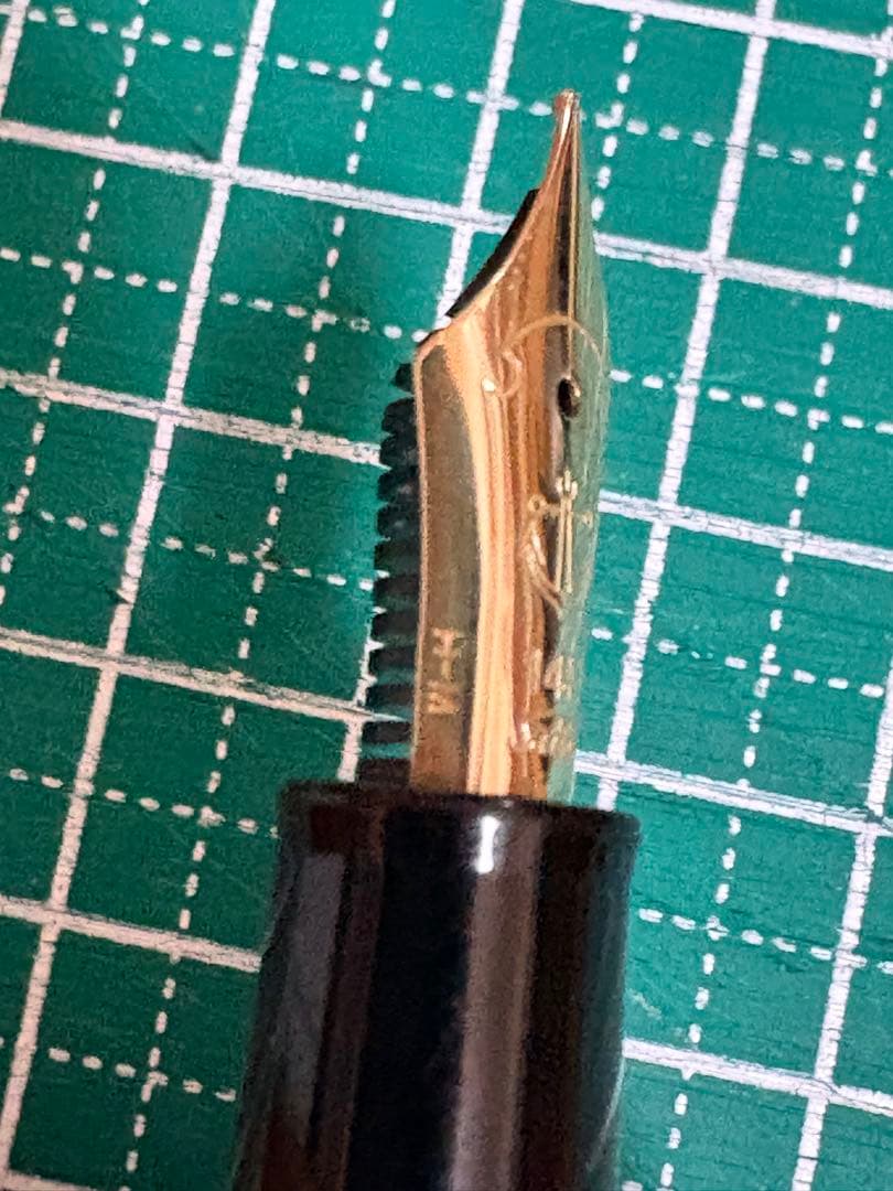 【匿名配送】セーラー 万年筆 黒 M 14K ペンケース付き