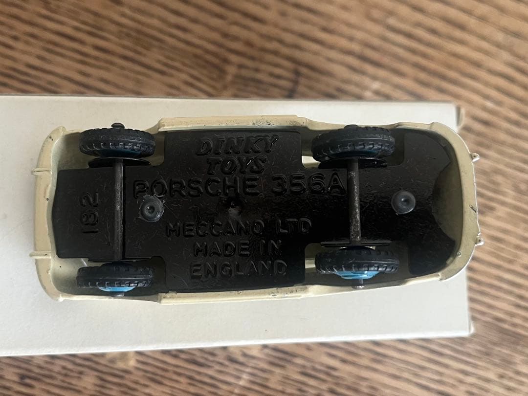 ディンキー　ポルシェ356 ミニカー