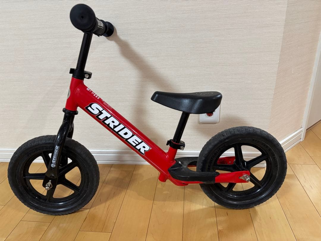 STRIDER ストライダー スポーツモデル　レッド 12インチ