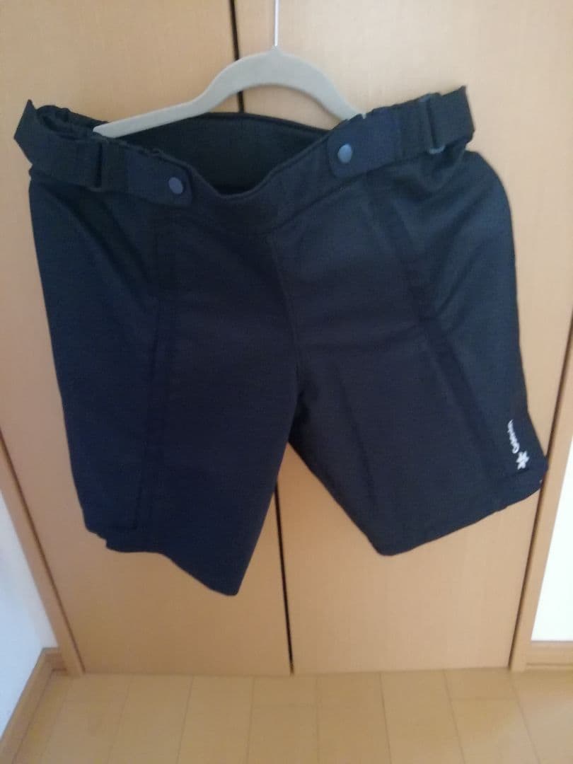 ゴールドウィン　スキーハーフパンツ　黒